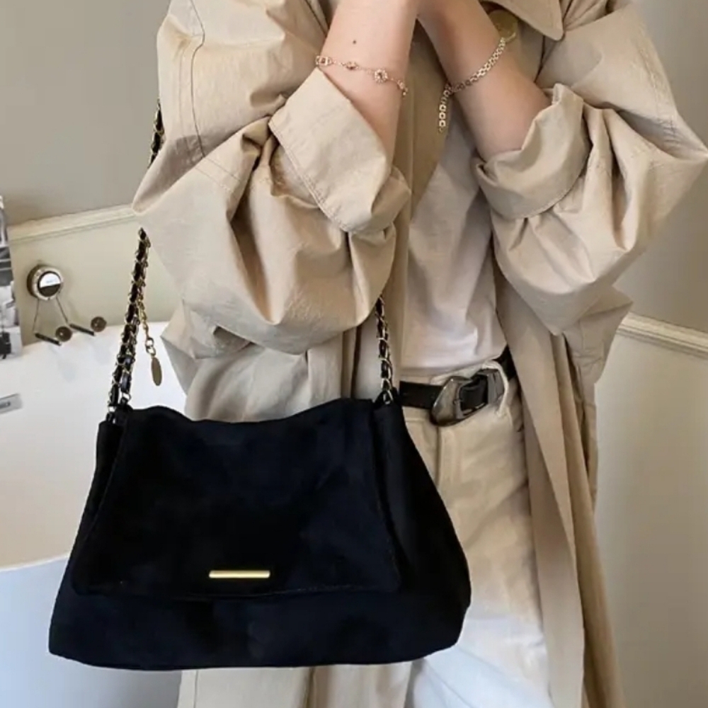 Elegant Black Chain Strap Women's Bag
